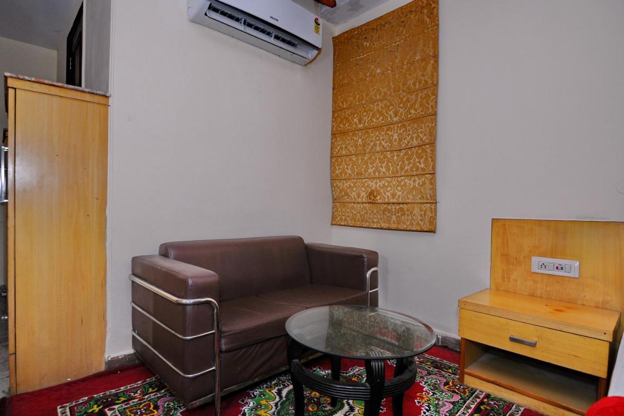 Hotel Tjs Grand Delhi  Exterior photo