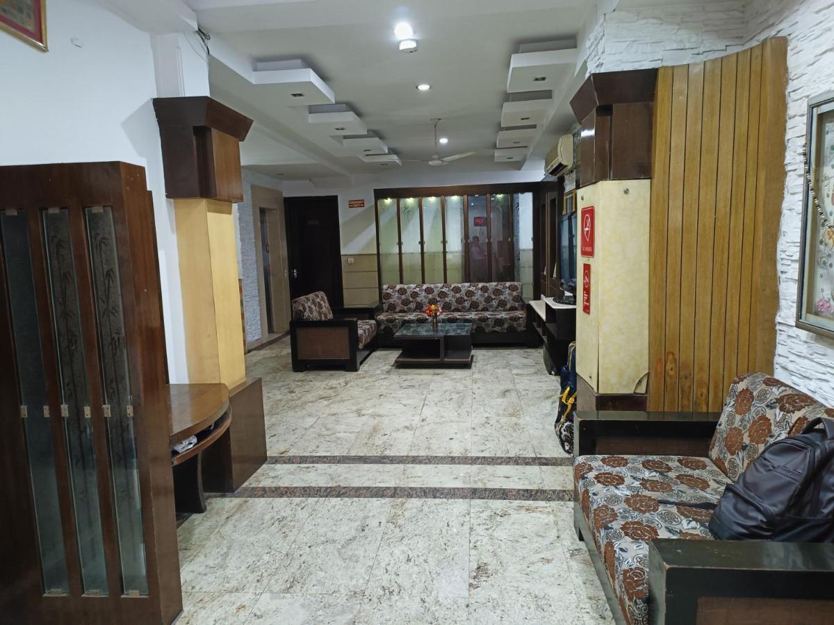 Hotel Tjs Grand Delhi  Exterior photo