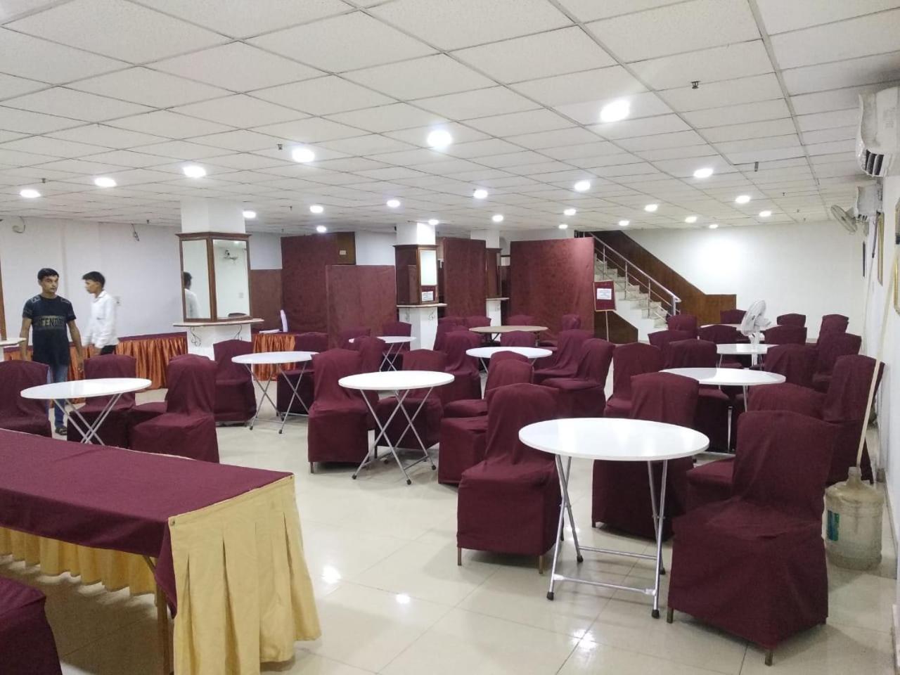 Hotel Tjs Grand Delhi  Exterior photo